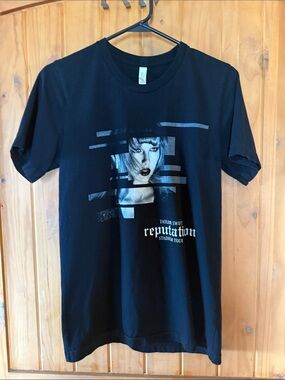 Taylor Swift Reputation  Stadium Tour T-shirt
